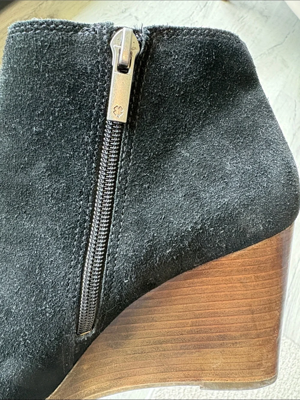 🍀 Lucky Brand Yakeena Suede Ankle Boots. Size 10